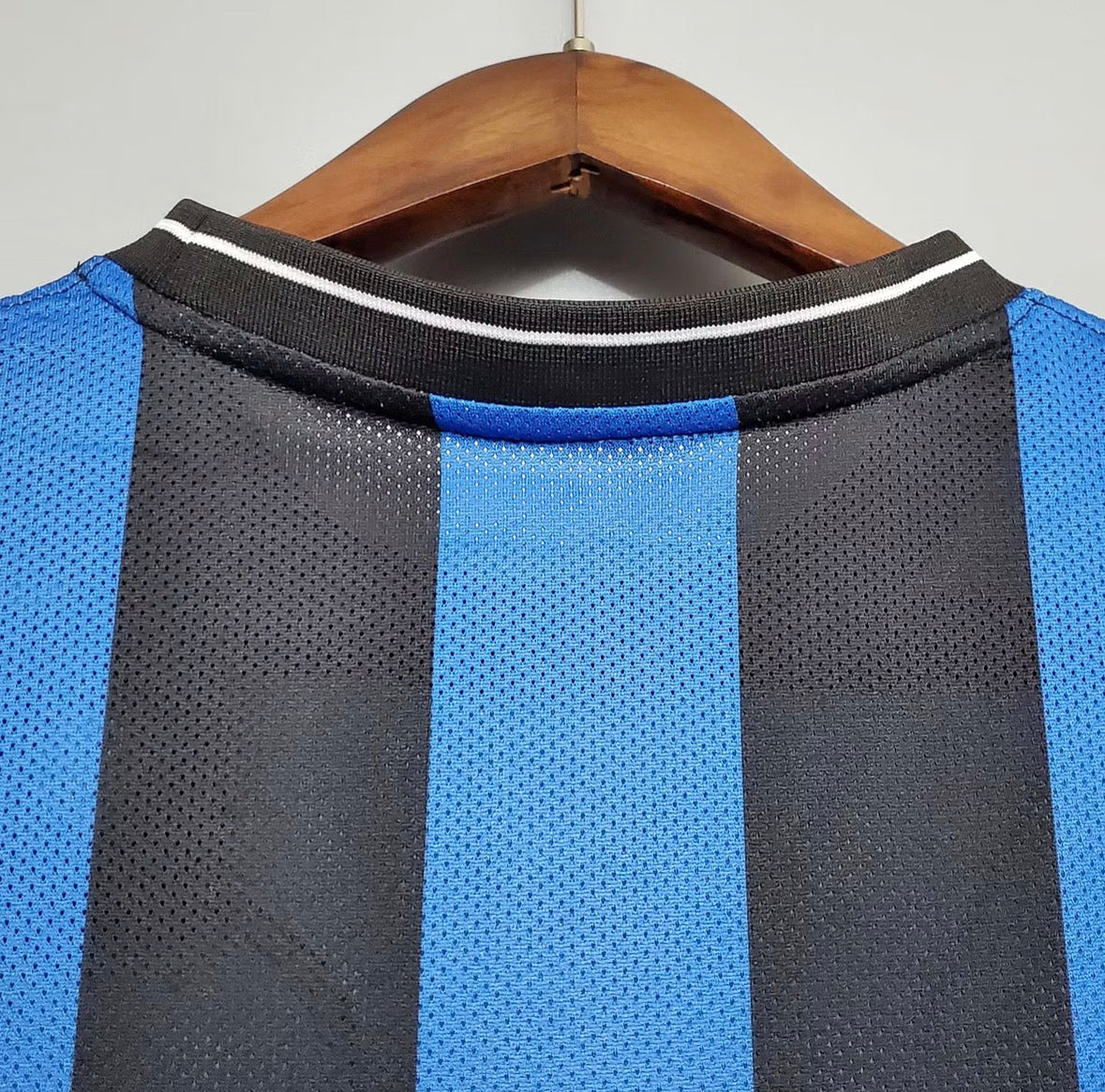 2009/2010 Retro Internazionale Milan Home Football Jersey 1:1